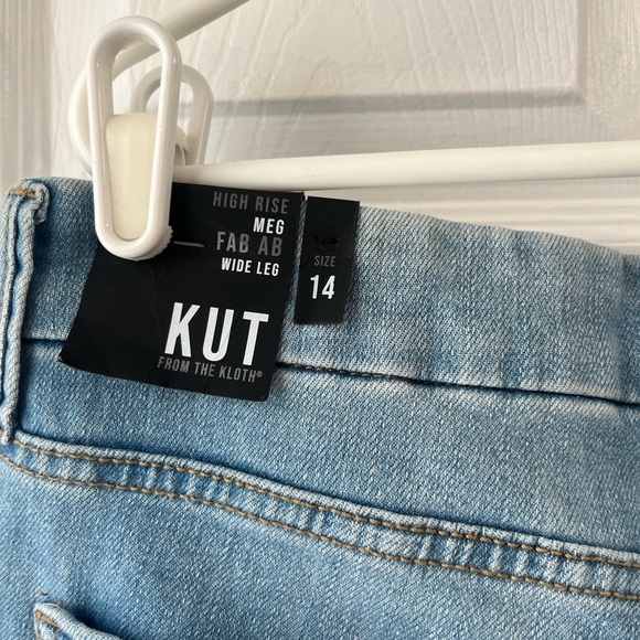 Meg High Rise Wide Leg Jean in Revealing 14
KUT FROM THE KLOTH - Picture 2 of 5